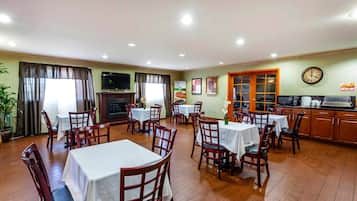 Free daily buffet breakfast