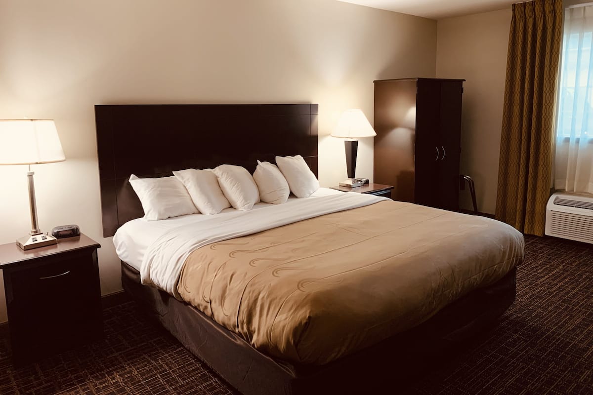 Room, 1 King Bed, Accessible, Non Smoking | In-room safe, individually decorated, individually furnished, desk