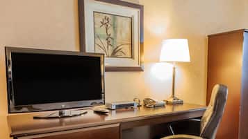 In-room safe, individually decorated, individually furnished, desk