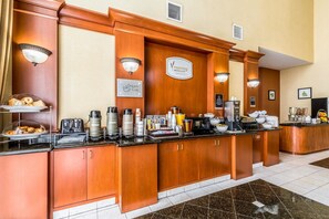 Free daily buffet breakfast  - Sleep Inn & Suites Stafford - Sugarland (Stafford)
