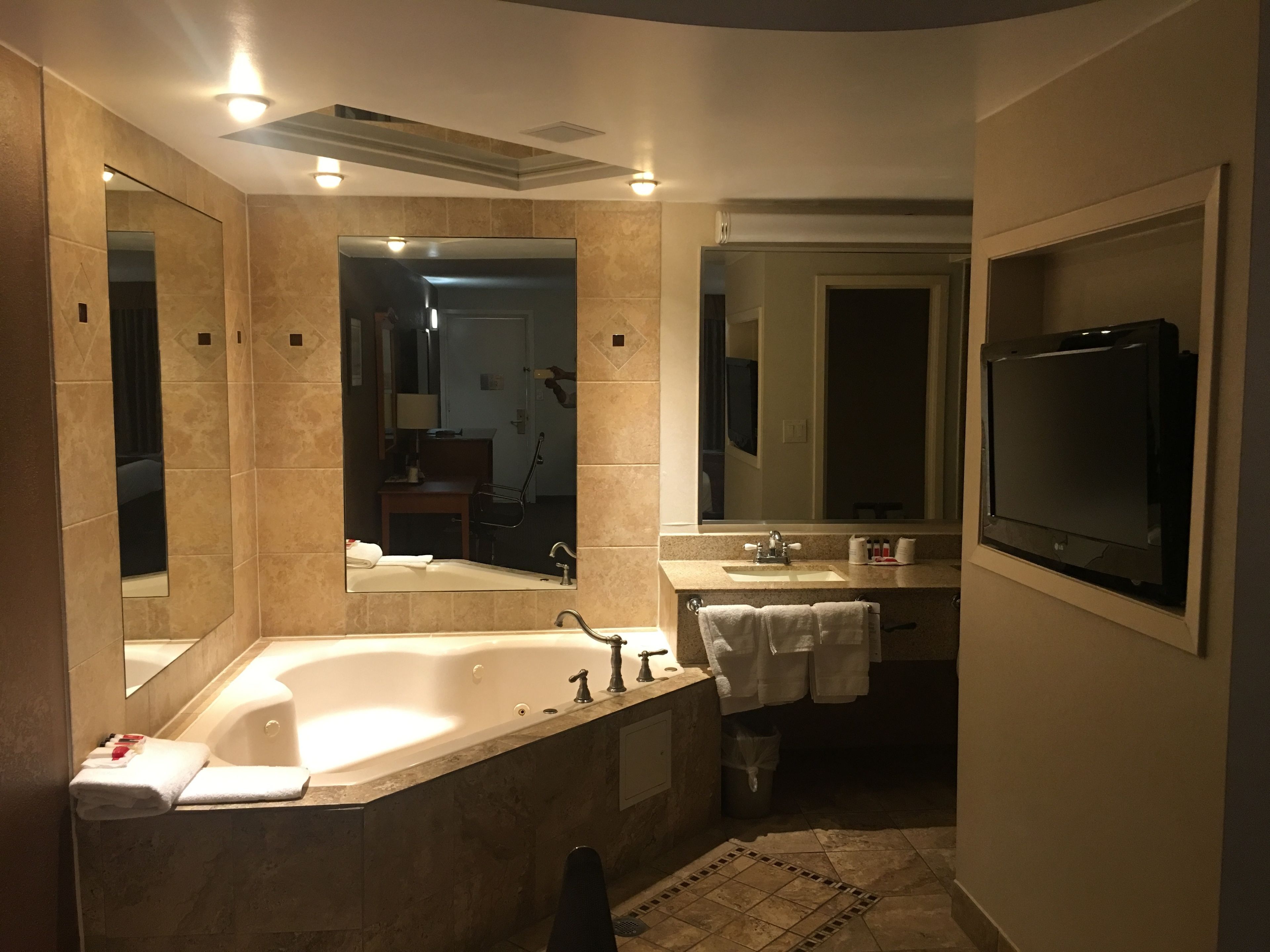 Foto - Ramada by Wyndham Rockville Centre