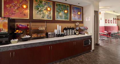 Ramada by Wyndham Rockville Centre