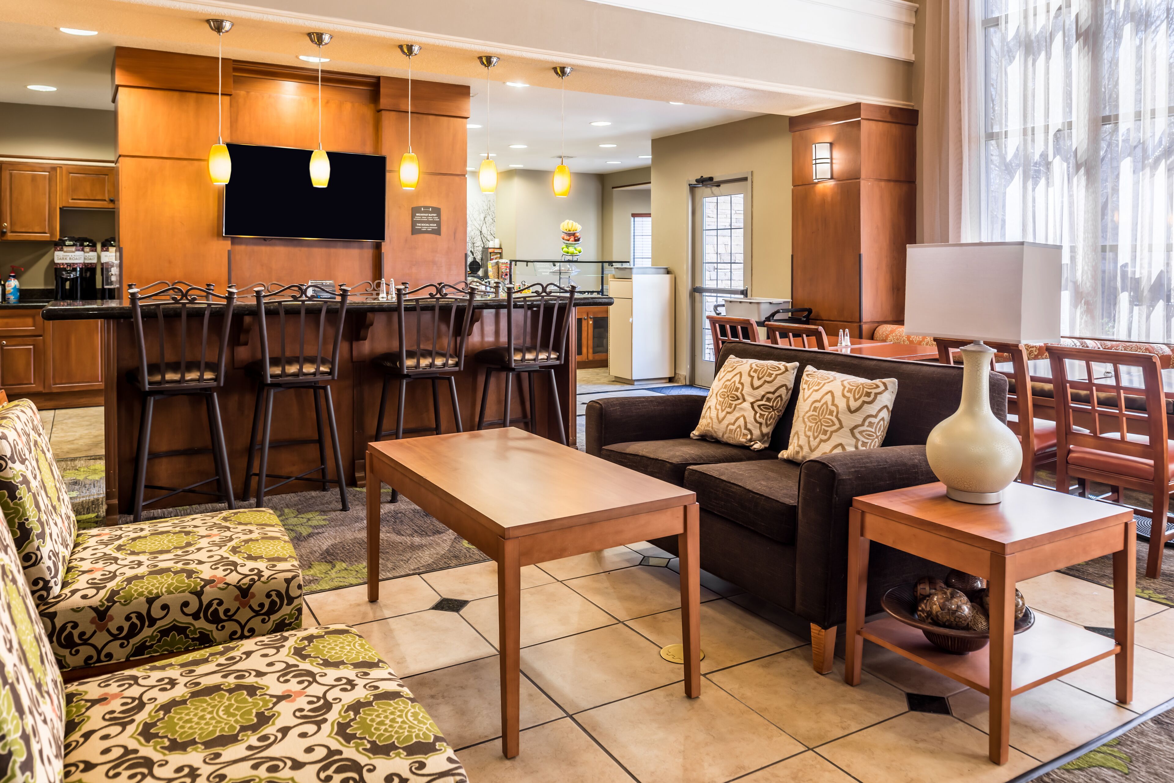 Free daily buffet breakfast