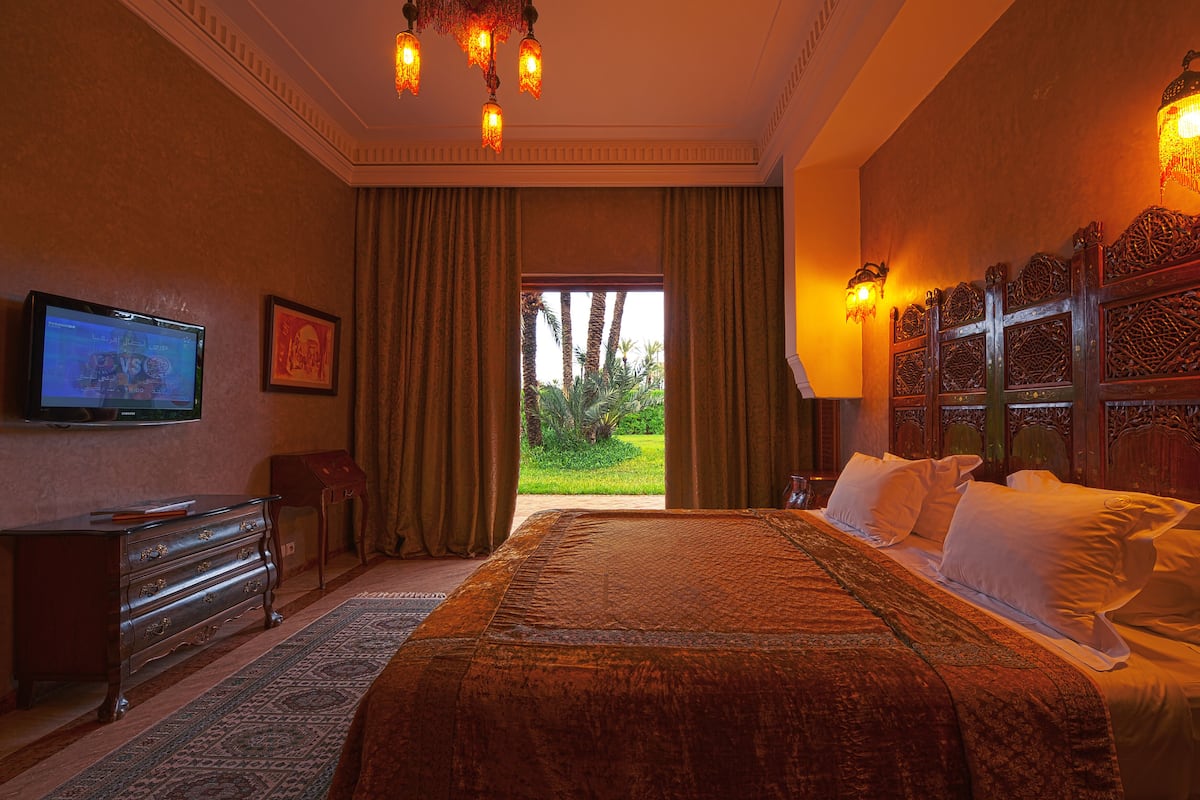 Prestige Suite | 1 bedroom, minibar, in-room safe, individually decorated