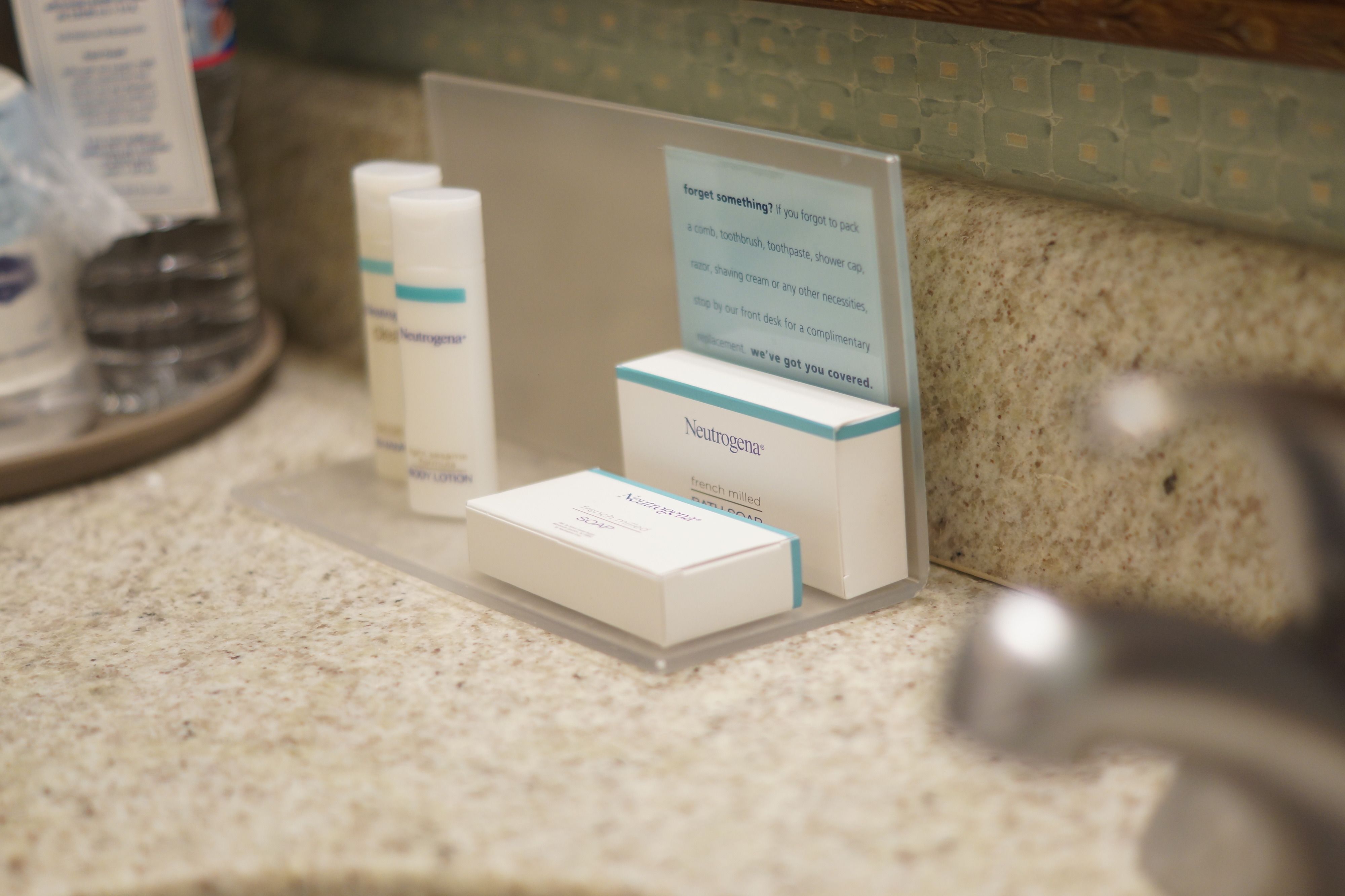 shower, hydromassage showerhead, free toiletries, hair dryer