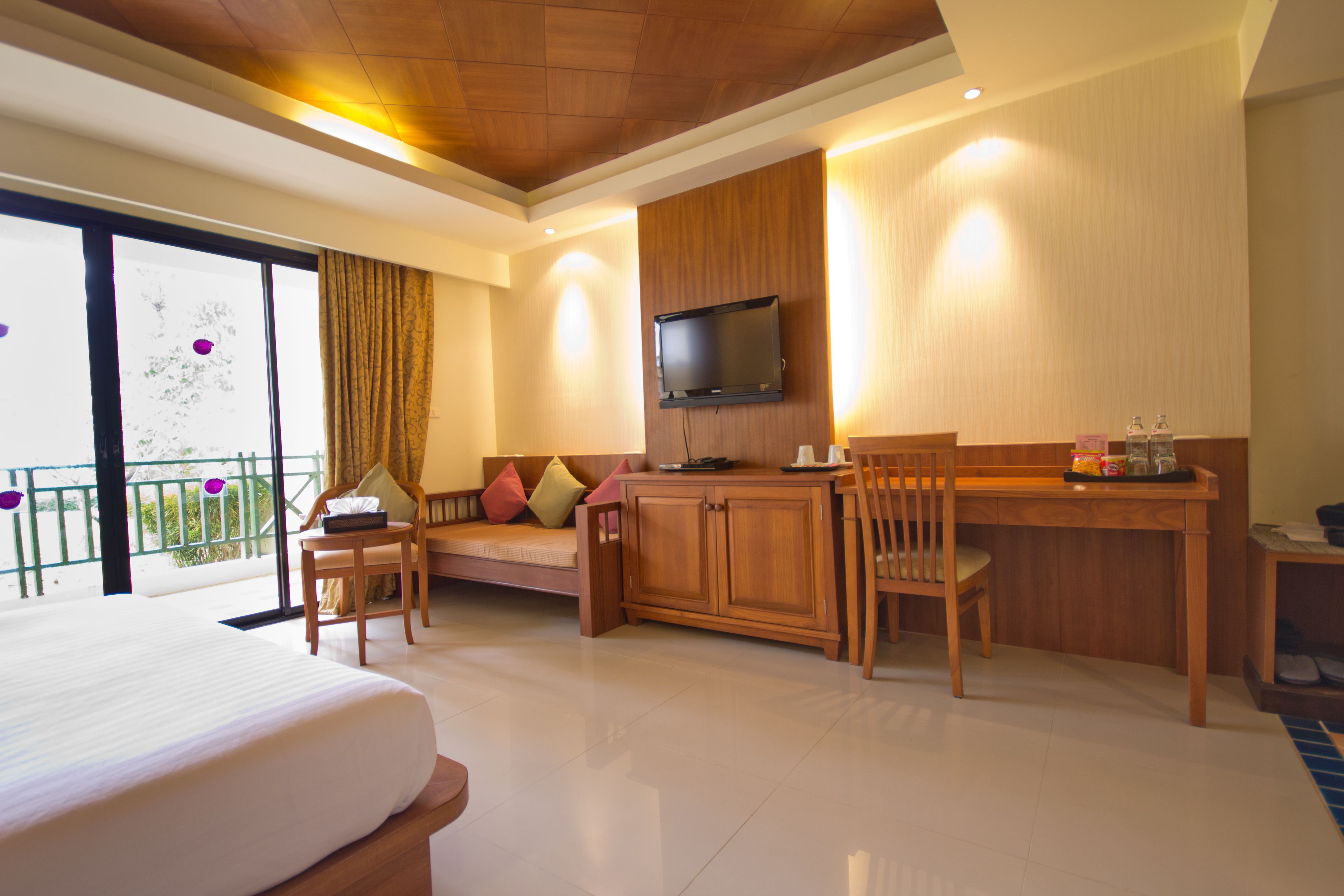 ground floor double or twin room | in-room safe, desk, iron/ironing board, free wifi