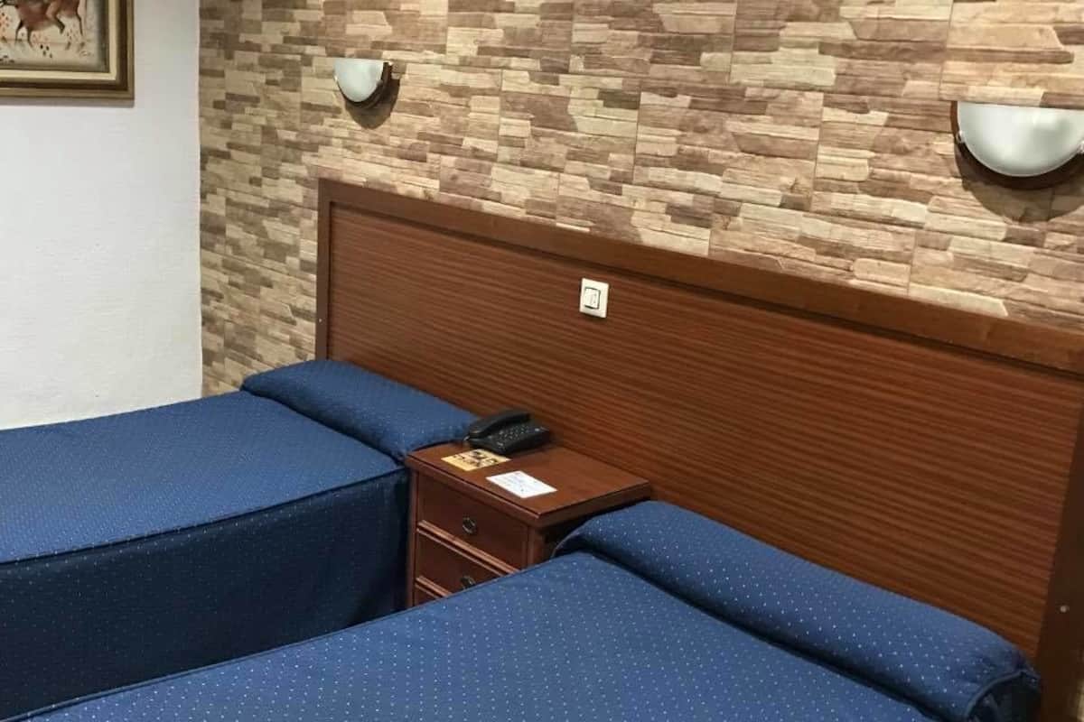 double room | in-room safe, desk, rollaway beds, free wifi