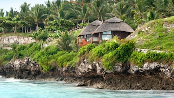 Romantic Room, Oceanfront (Pavilion Romance The Level) | Hypo-allergenic bedding, minibar, in-room safe, blackout drapes