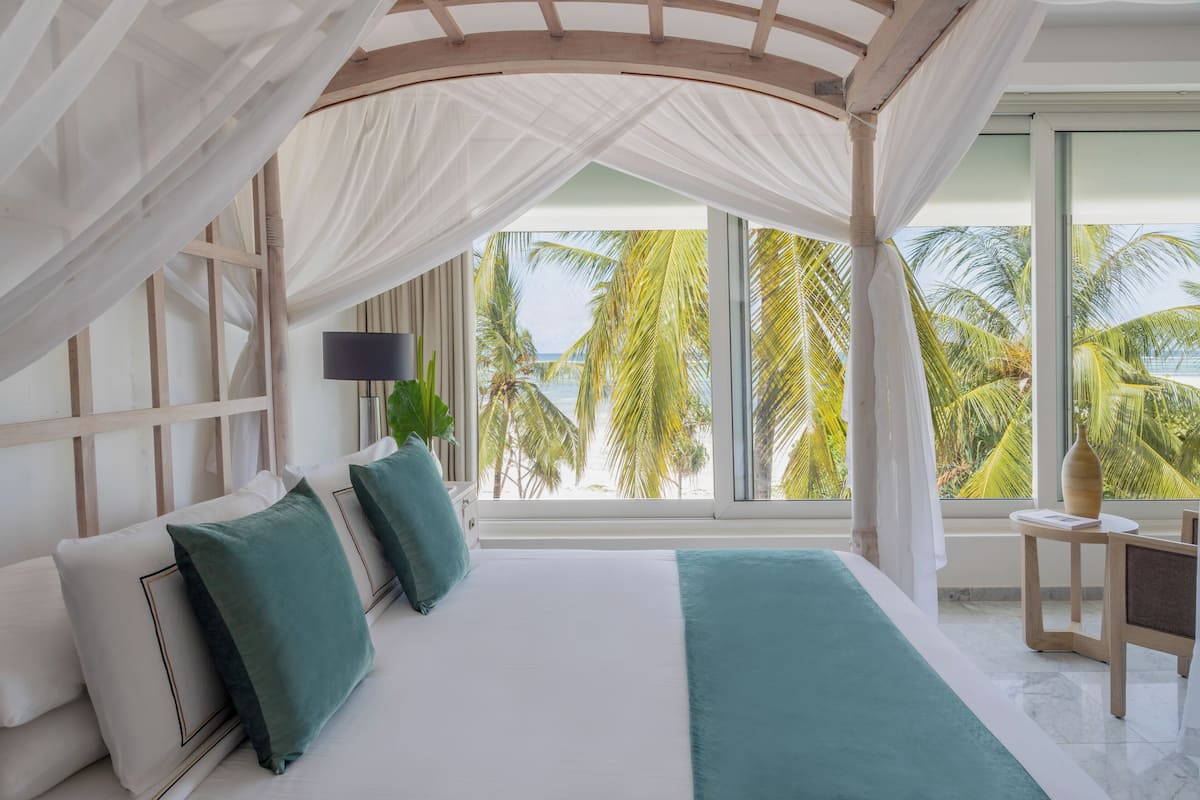 The Level Beach Room