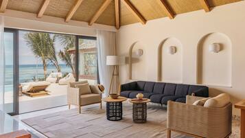 Hypo-allergenic bedding, minibar, in-room safe, iron/ironing board