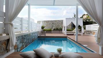 Suite, Private Pool | 1 bedroom, in-room safe, blackout drapes, soundproofing