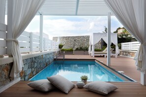Suite, Private Pool | 1 bedroom, in-room safe, blackout curtains, soundproofing