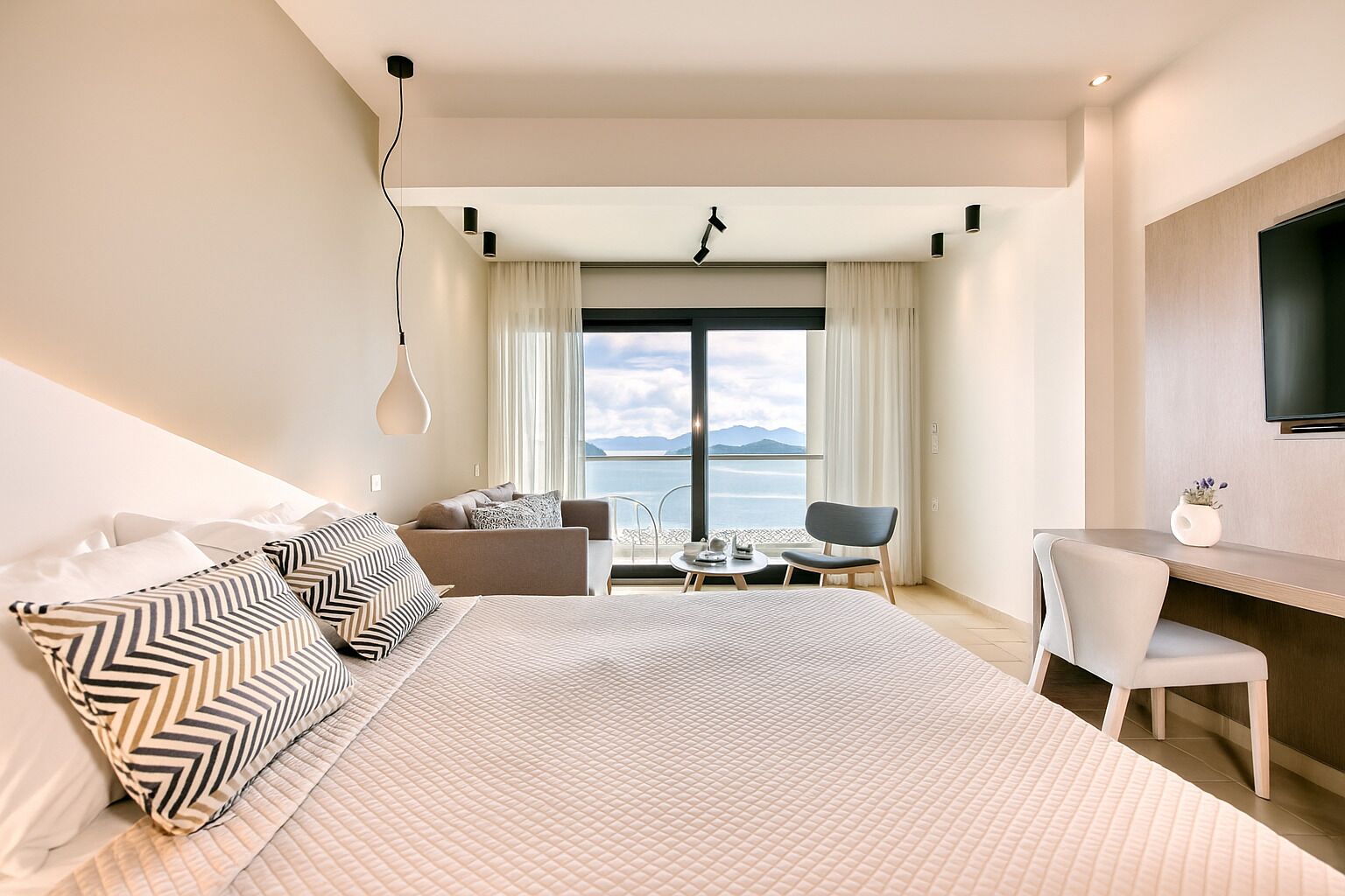 Superior Double Room, Sea View | In-room safe, blackout drapes, soundproofing, bed sheets