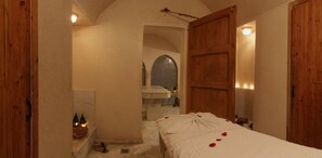 Hammam, salles de massage et de soins, soins de manucure et de pédicure