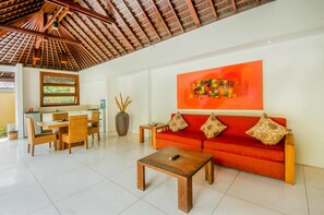 One Bedroom suite Pool Villa | Living room