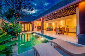 Villa, 1 Schlafzimmer, eigener Pool | Blick auf den Garten