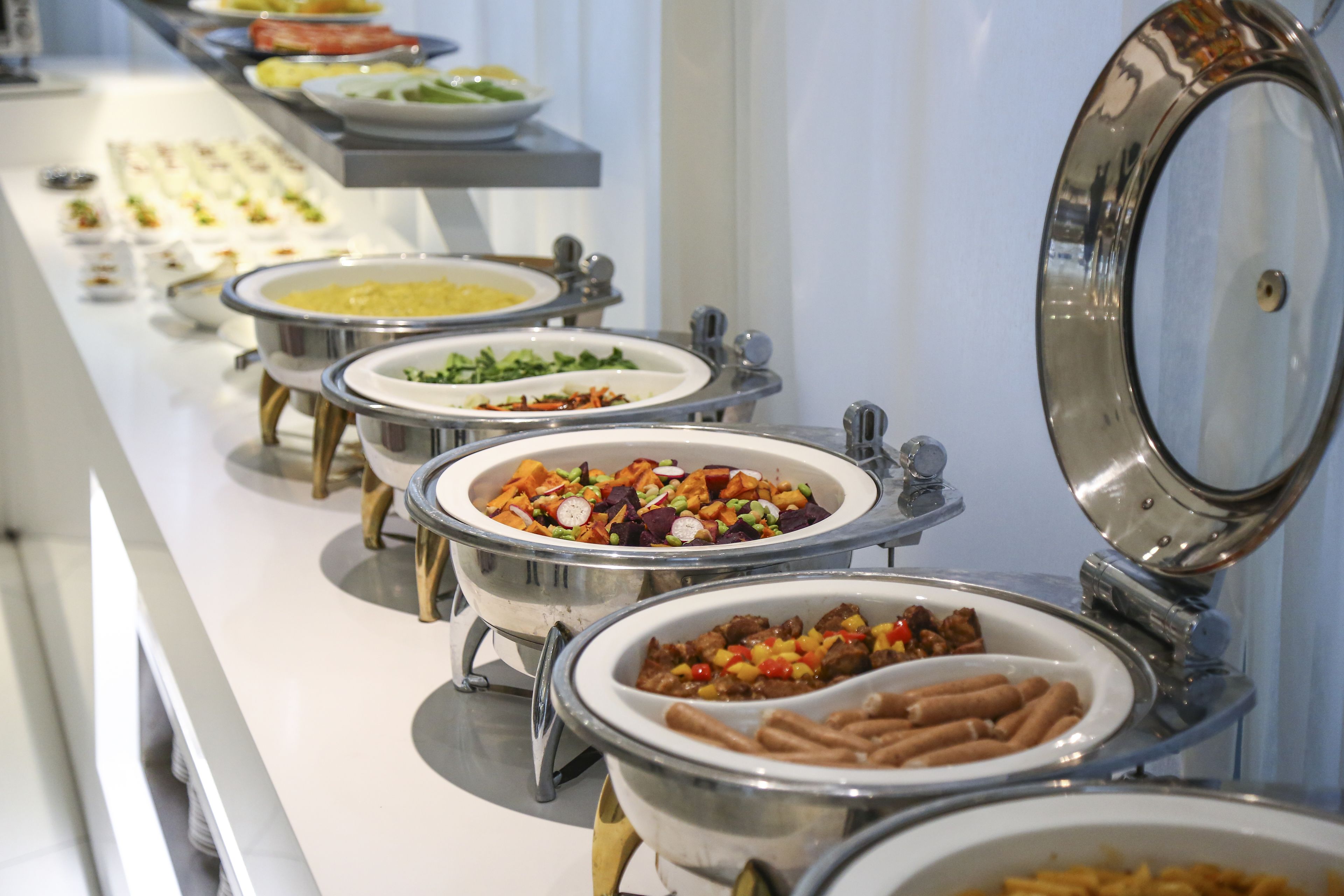 free daily self-service breakfast