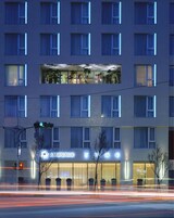 住宿正面 (夜晚)