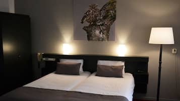In-room safe, desk, laptop workspace, free WiFi