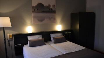 Standard Double or Twin Room | In-room safe, desk, laptop workspace, free WiFi