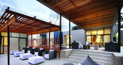 Lombardy Boutique Hotel & Conference Centre