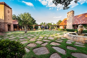Children’s play area – outdoor - Lombardy Boutique Hotel & Conference Centre (Pretoria)