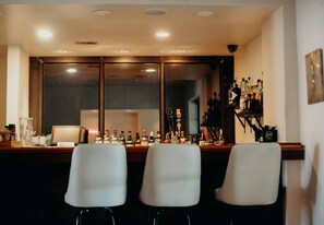 Lobby lounge - Belmont Hotel (Dallas)