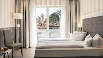 Deluxe Double Room, Garden View | Hypo-allergenic bedding, minibar, in-room safe, desk