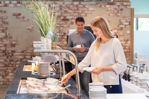 Breakfast buffet - Hotel IV Jahreszeiten Zingst (Zingst)