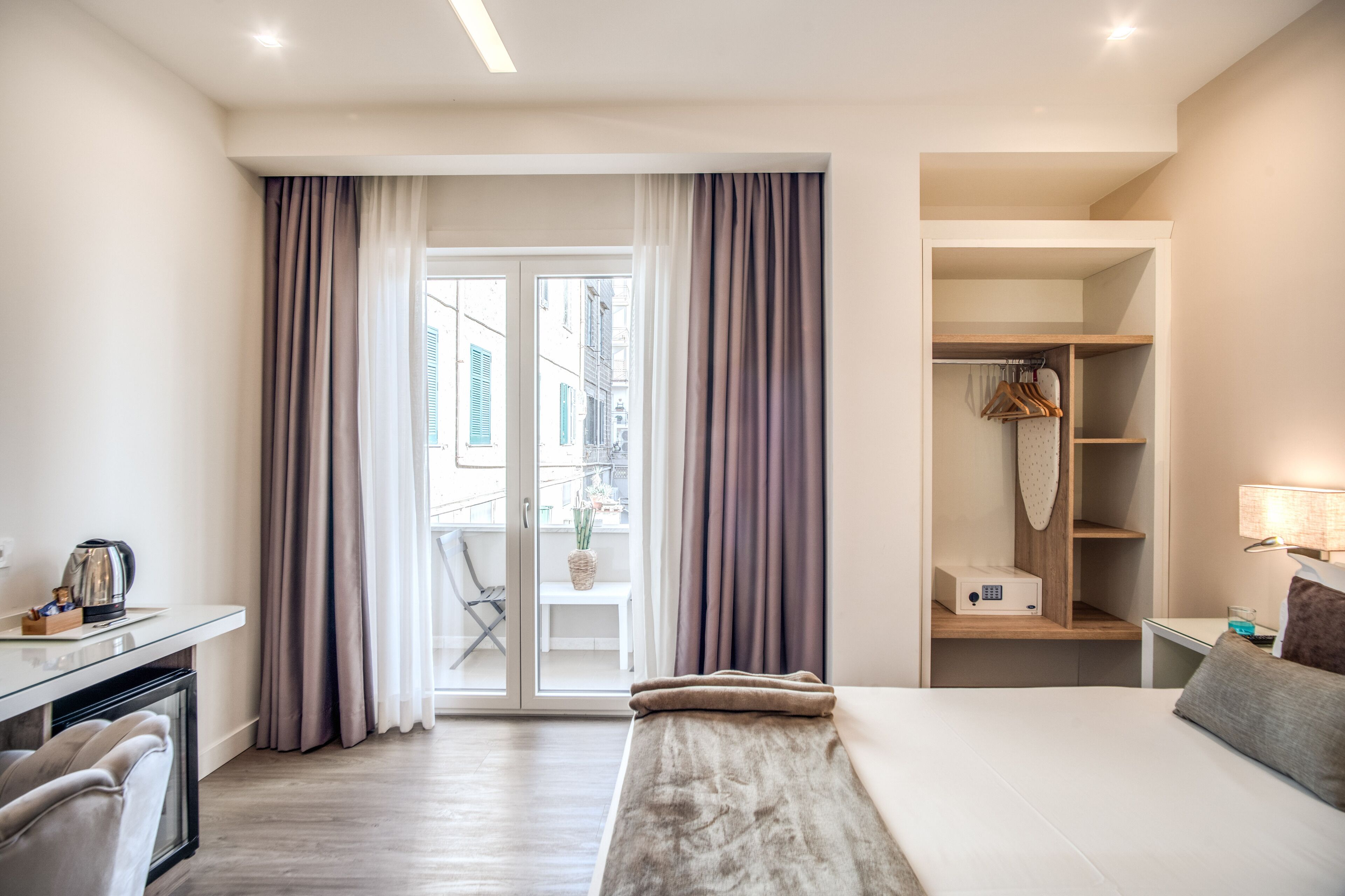 classic double room, 1 double bed | 1 bedroom, minibar, in-room safe, soundproofing