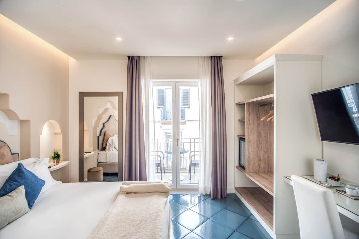 Junior-Suite, Stadtblick | 1 Schlafzimmer, Minibar, Zimmersafe, schallisolierte Zimmer