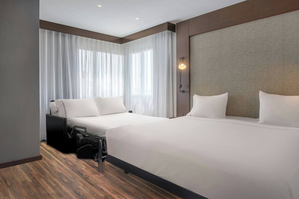 room, 1 king bed with sofa bed, non smoking | minibar, in-room safe, desk, laptop workspace