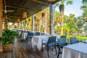 3 restaurants, breakfast, lunch, dinner served; Turkish cuisine - Sural Resort - All Inclusive (Manavgat)