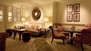 4 Bars/Lounges, Lobby-Lounge, Lobby-Lounge