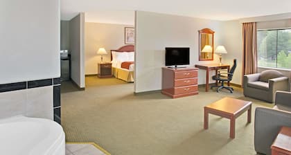 Days Inn & Suites by Wyndham Laurel Near Fort Meade