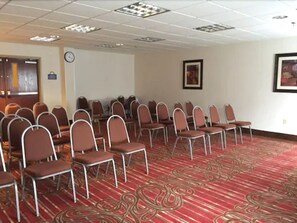 Meeting facility - Days Inn & Suites by Wyndham Laurel Near Fort Meade (Laurel)