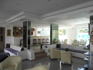 Lobby sitting area - Koala Hotel (Kos)