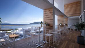 5 bars/lounges, 2 poolside bars, beach bar