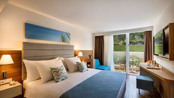 Superior Room for 2+1 | Minibar, Zimmersafe, Schreibtisch, kostenloses WLAN