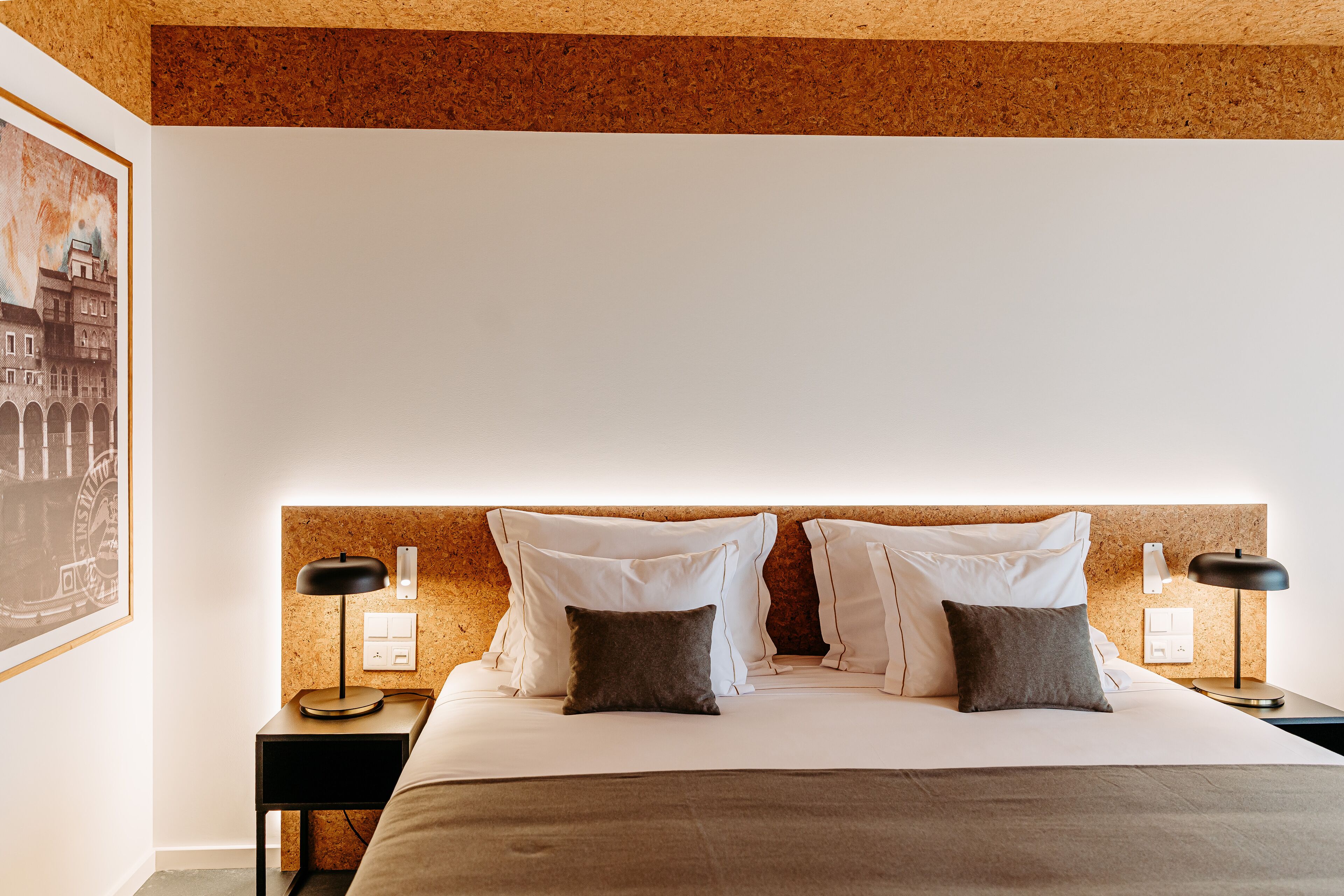 minibar, in-room safe, desk, laptop workspace