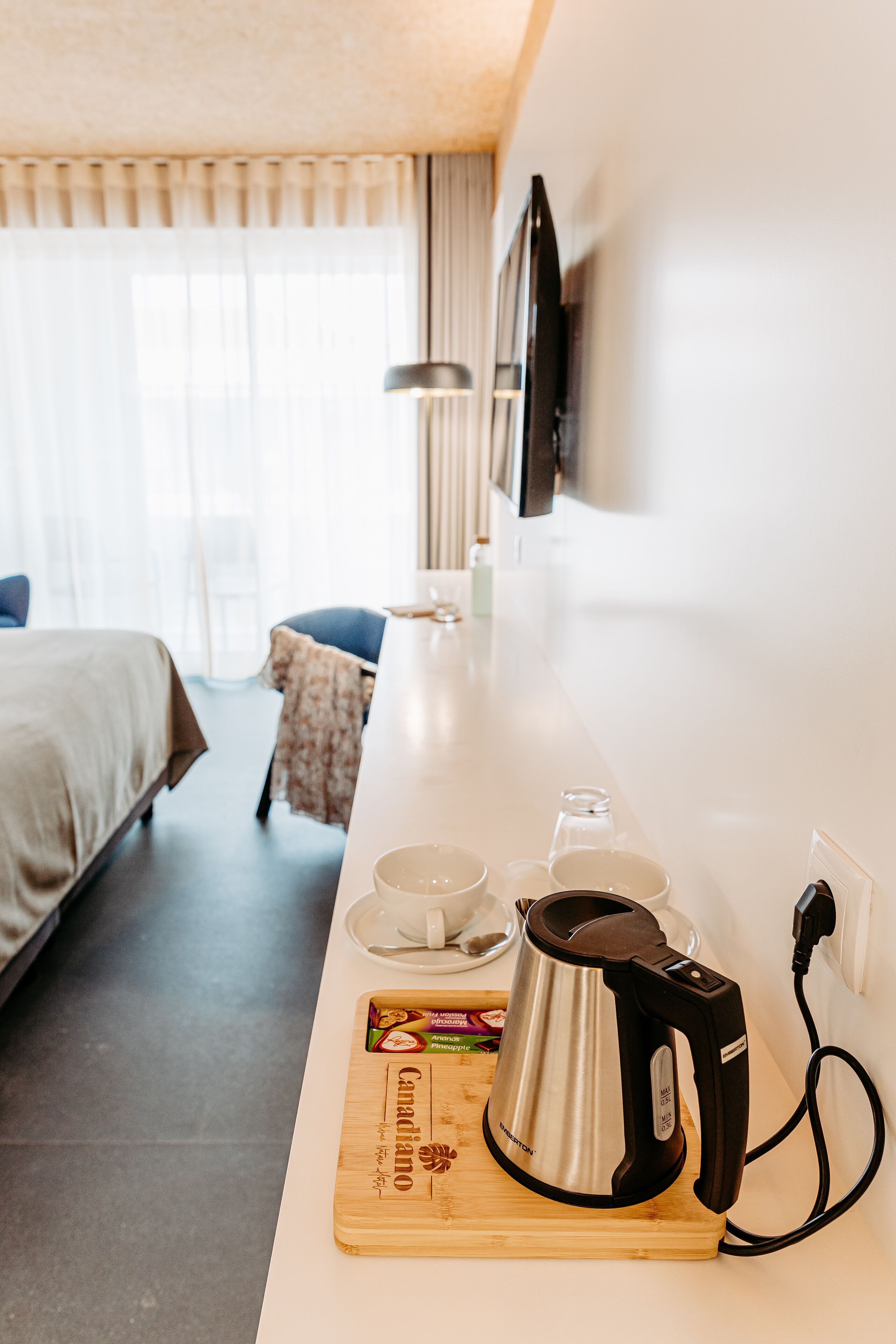 standard single room | room amenity