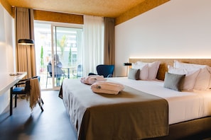 Double Room (King Bed)