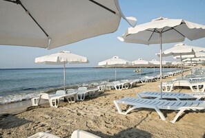 On the beach, free beach cabanas - Sol Nessebar Mare (Nessebar)