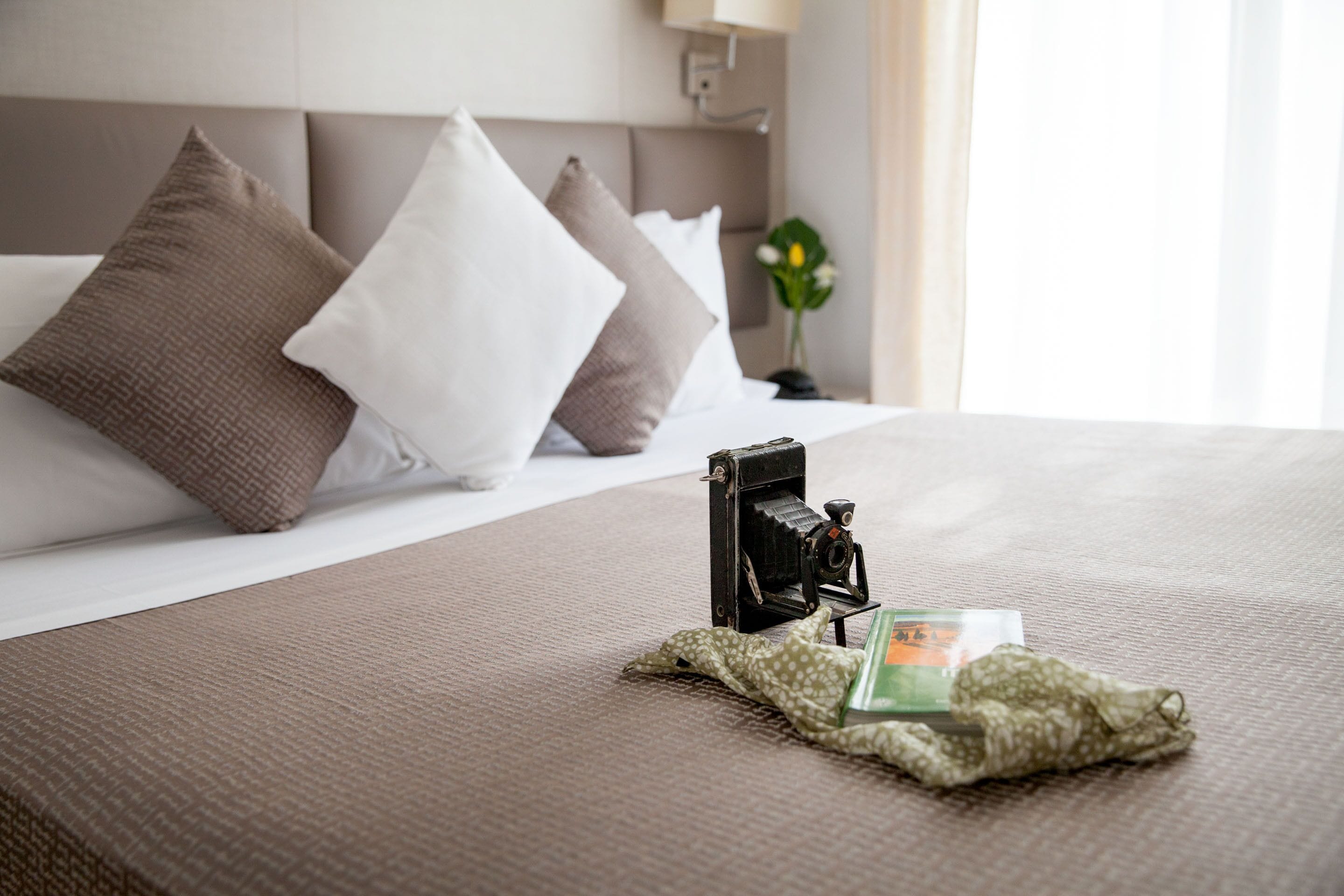 superior double or twin room, balcony, partial sea view | 1 bedroom, minibar, in-room safe, desk