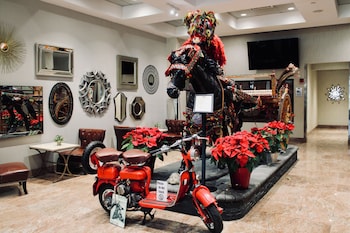 Marco LaGuardia Hotel