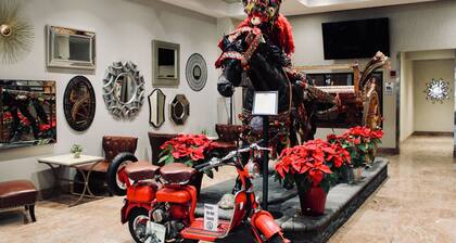 Marco LaGuardia Hotel