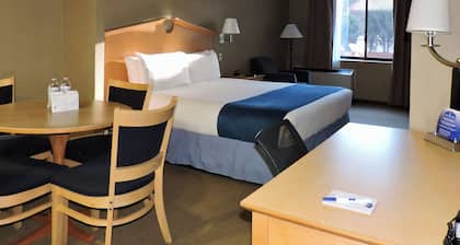 Marco LaGuardia Hotel