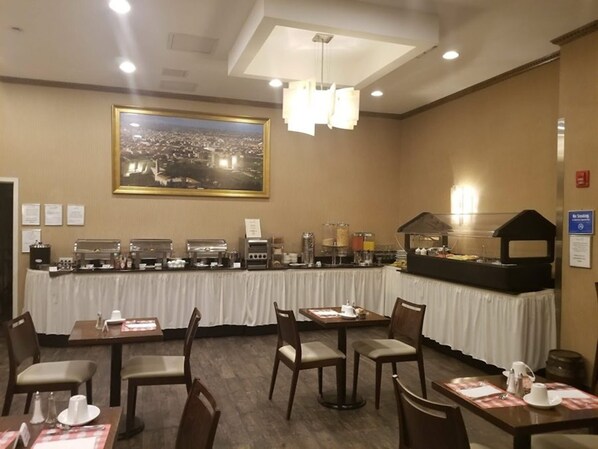 Daily buffet breakfast for a fee - Marco LaGuardia Hotel (Flushing)