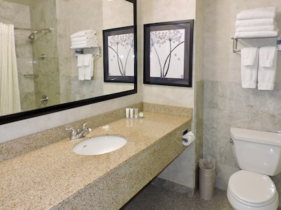 Marco LaGuardia Hotel