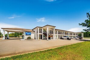 Exterior - Rodeway Inn Sandersville (Sandersville)